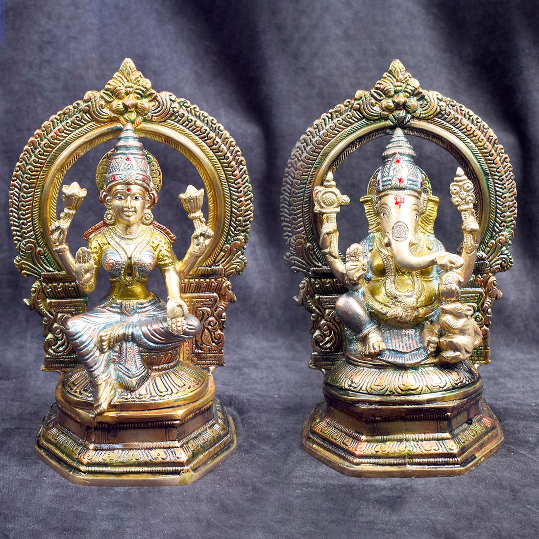 Beautiful handcrafted brass Lakshmi Ganesh idol for home temple and festive pooja. Indiaβs Largest Brass Idols Brand - www.satvikstore.in
