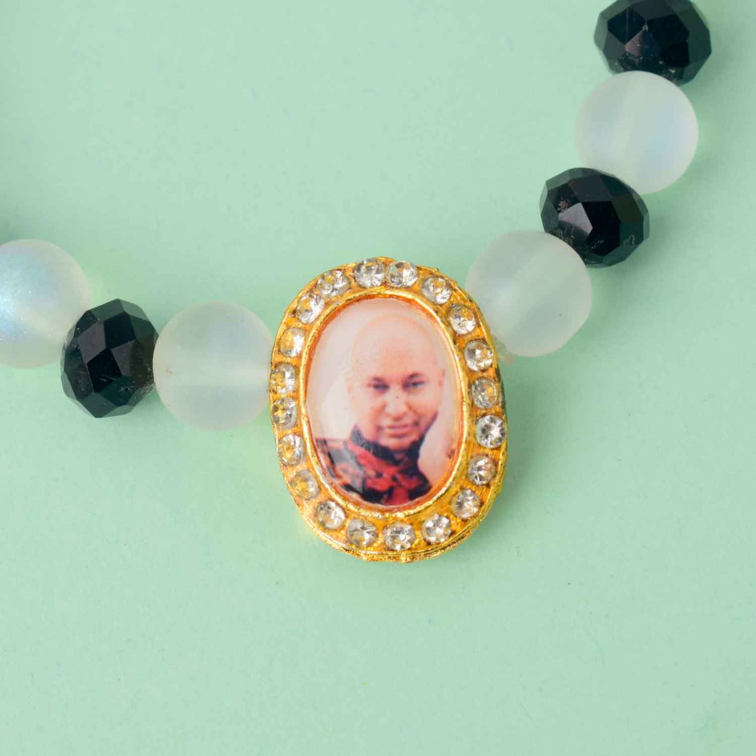Elegant White & Black Beads – Guruji Swaroop Bracelet