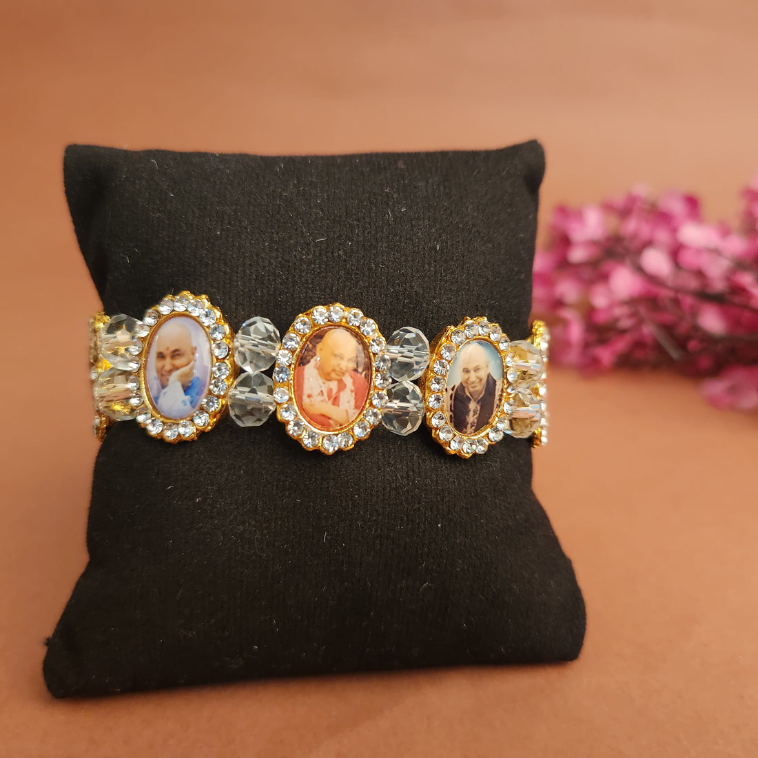 Crystal Round Pearl Bracelet with Jai Guruji Swaroop & Handmade Bracelets for Men and Women