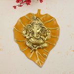 1 pc Lord Ganesh on Leaf Patta Wall Hanging White