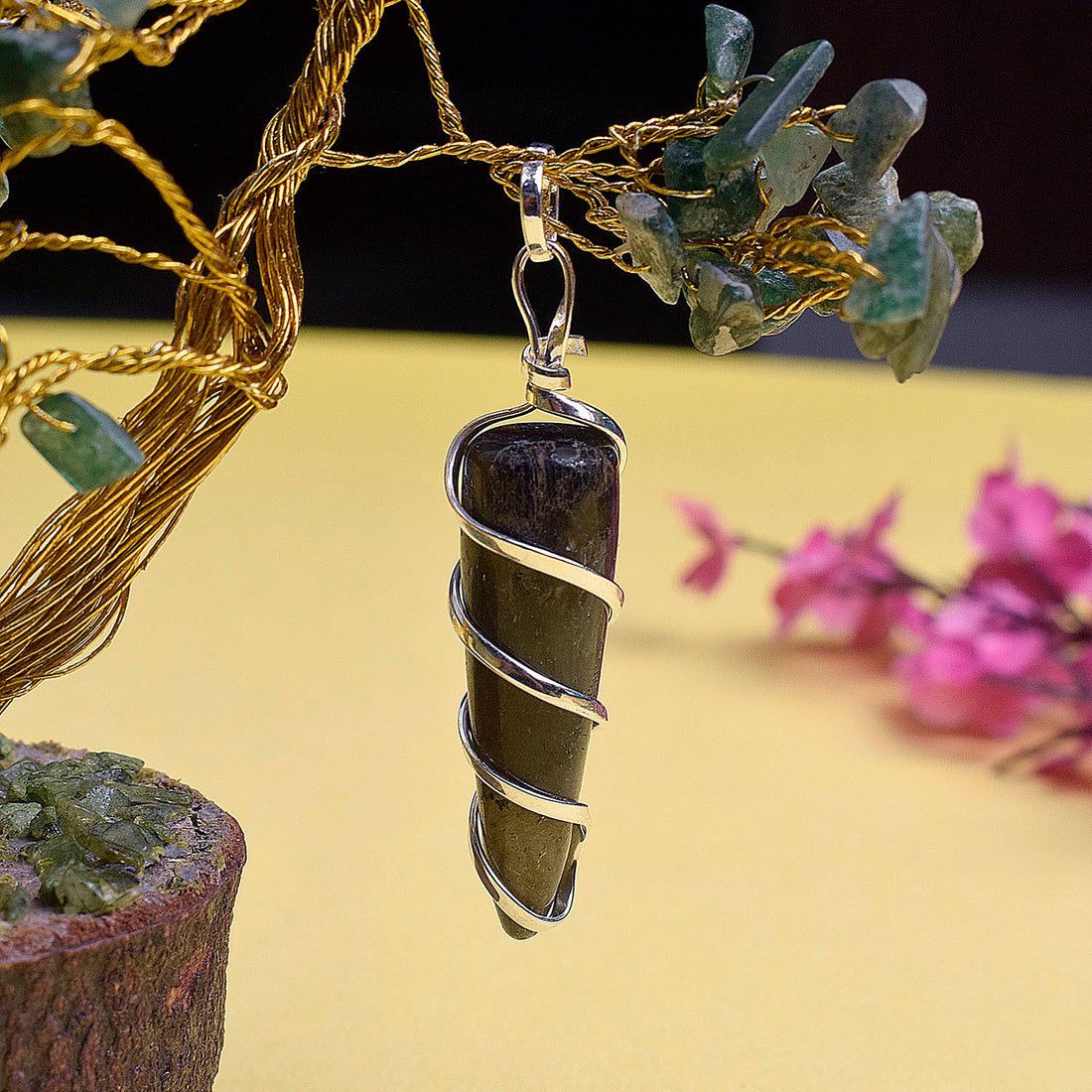Labradorite Carnelian Wire Wrapped Crystal Stone Pendant