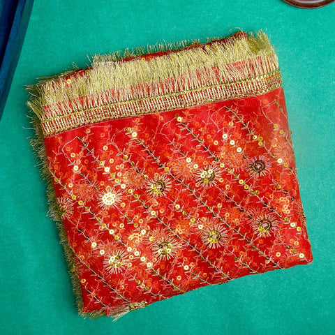 Graceful Mata Chunri (75x45 inch)