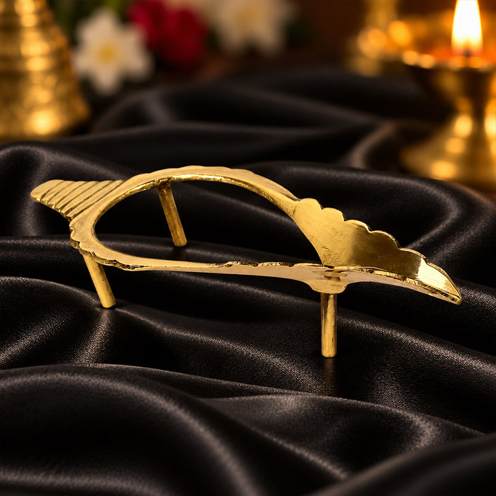 Elegant Brass Shankh Stand