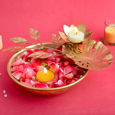 Handcrafted Graceful Urli