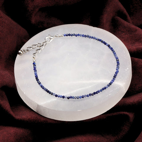 Lapis lazuli healing stone anklet for wisdom and confidence. India’s Largest Puja Accessories Brand- www.satvikstore.in