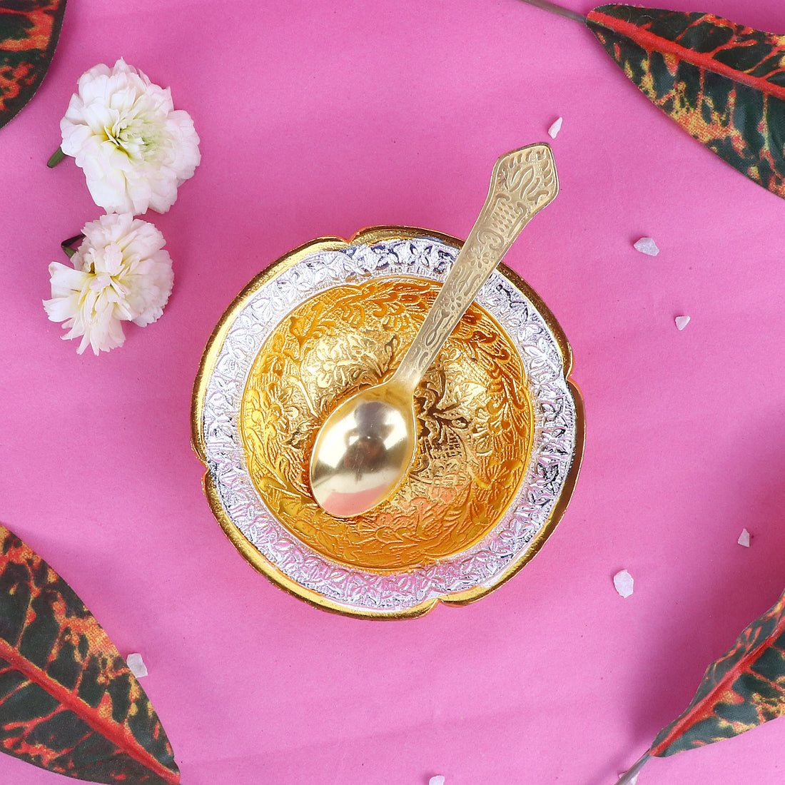 Decorative Embossed Four Face Golden Base Bowl
