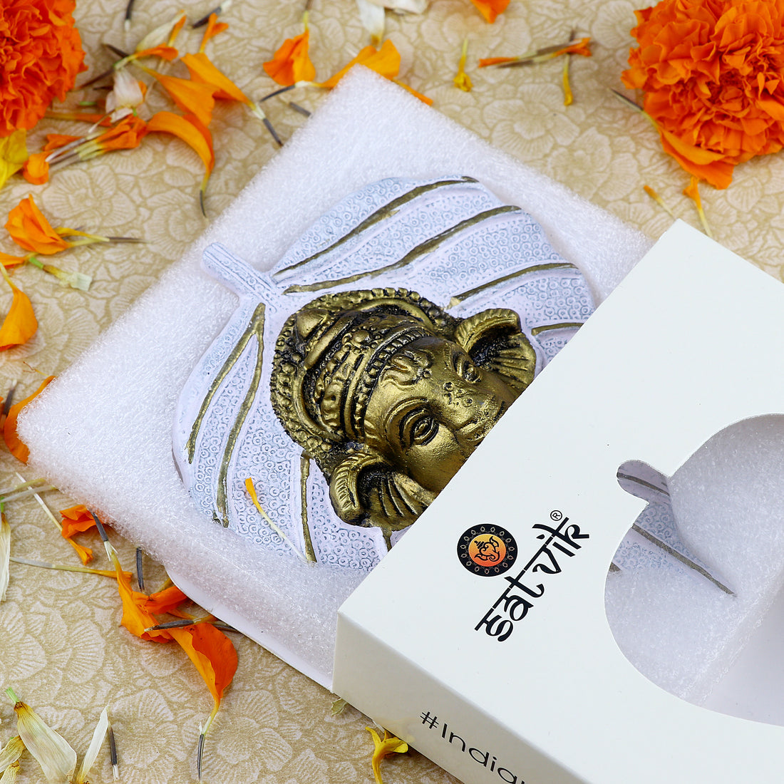 1 Pc Lord Ganesh Face on Leaf Patta Wall Hanging White